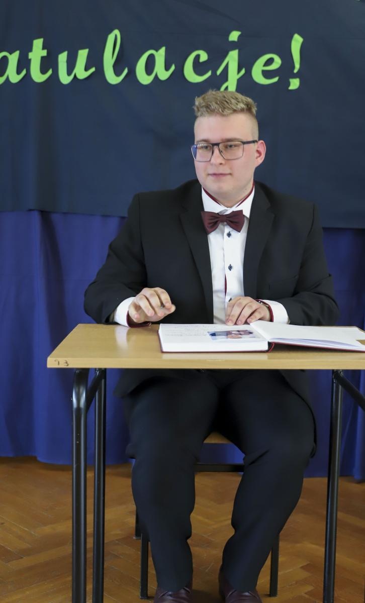 Zdjęcie w galerii na portalu naszraciborz.pl: Pożegnanie maturzystów raciborskiego Ekonomika wiadomości z regionu