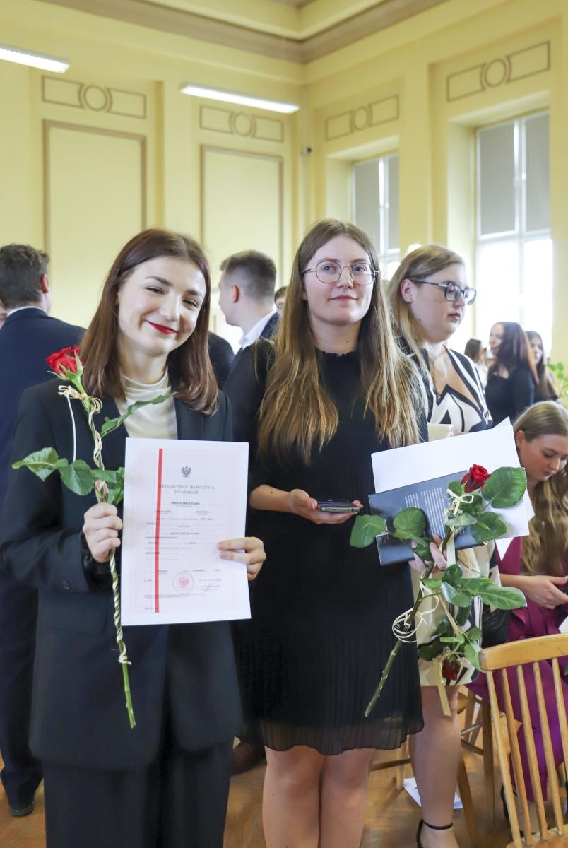 Zdjęcie w galerii na portalu naszraciborz.pl: Pożegnanie maturzystów raciborskiego Ekonomika wiadomości z regionu