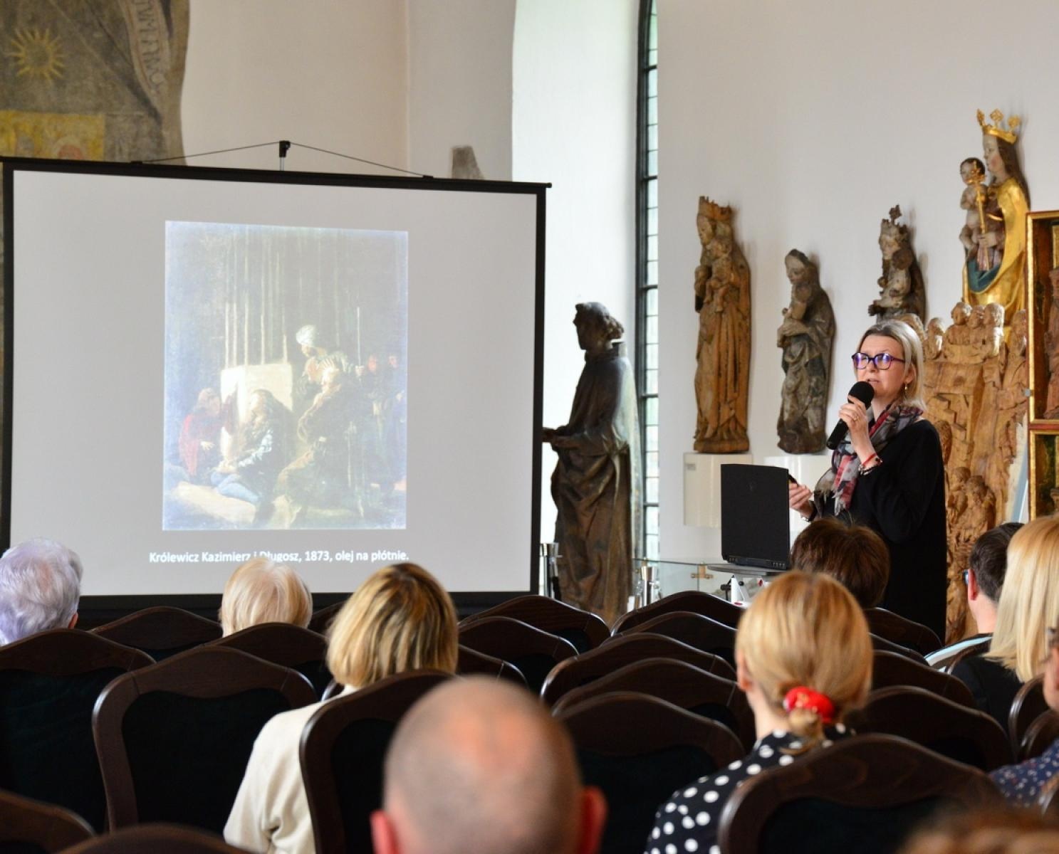 Zdjęcie w galerii na portalu naszraciborz.pl: Spotkanie z zabytkami. Tematem twórczość Wyczółkowskiego wiadomości z regionu