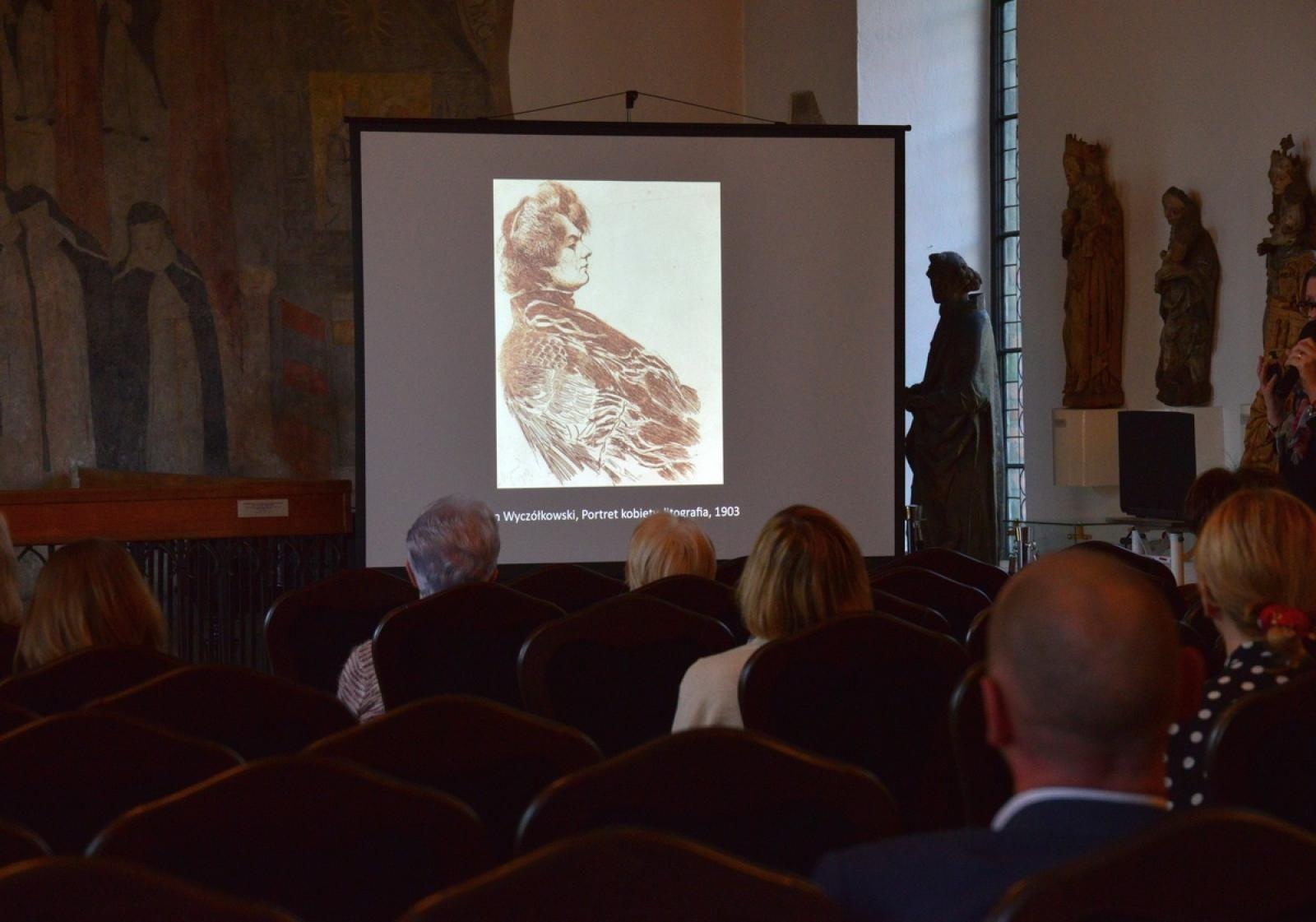 Zdjęcie w galerii na portalu naszraciborz.pl: Spotkanie z zabytkami. Tematem twórczość Wyczółkowskiego wiadomości z regionu