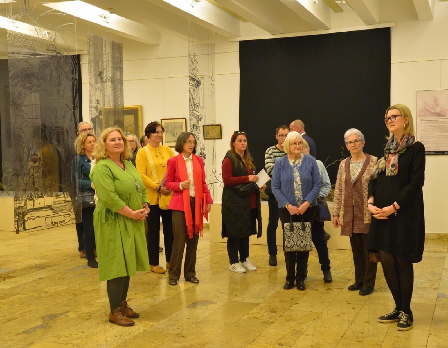 Zdjęcie w galerii na portalu naszraciborz.pl: Spotkanie z zabytkami. Tematem twórczość Wyczółkowskiego wiadomości z regionu