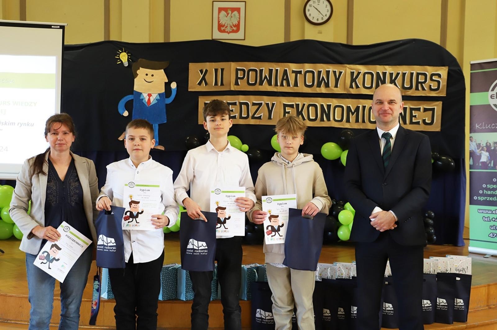 Zdjęcie w galerii na portalu naszraciborz.pl: W Ekonomiku sprawdzili wiedzę ósmoklasistów o przedsiębiorczości wiadomości z regionu