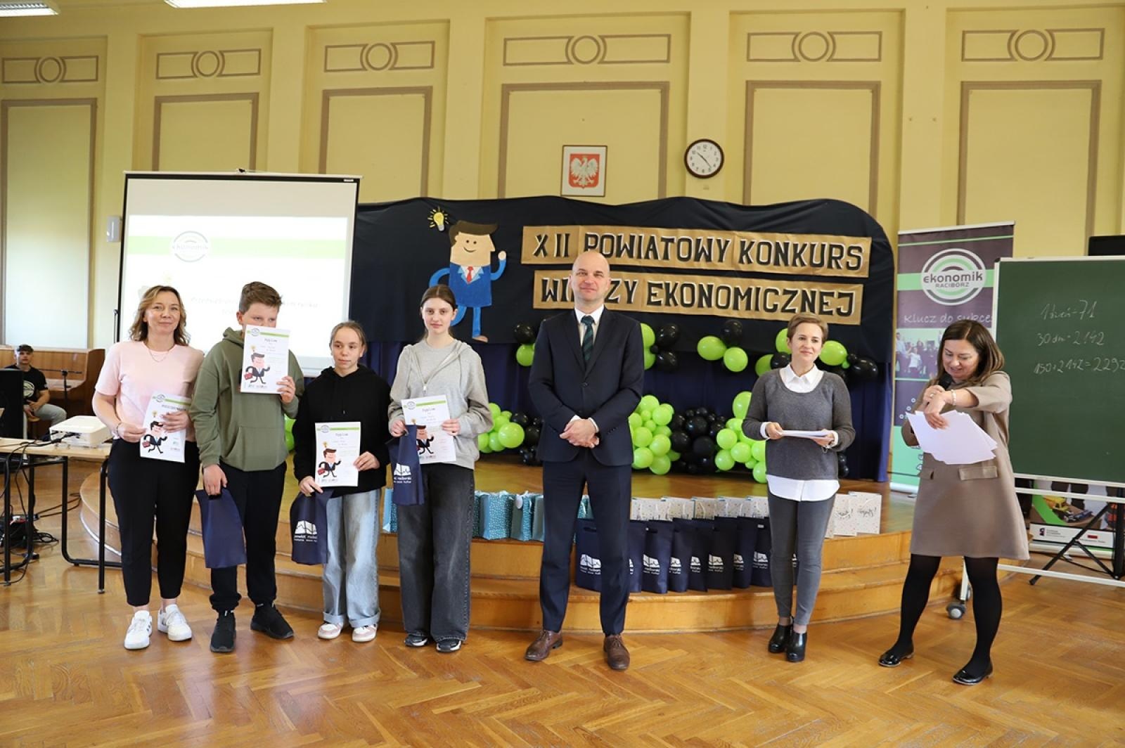 Zdjęcie w galerii na portalu naszraciborz.pl: W Ekonomiku sprawdzili wiedzę ósmoklasistów o przedsiębiorczości wiadomości z regionu
