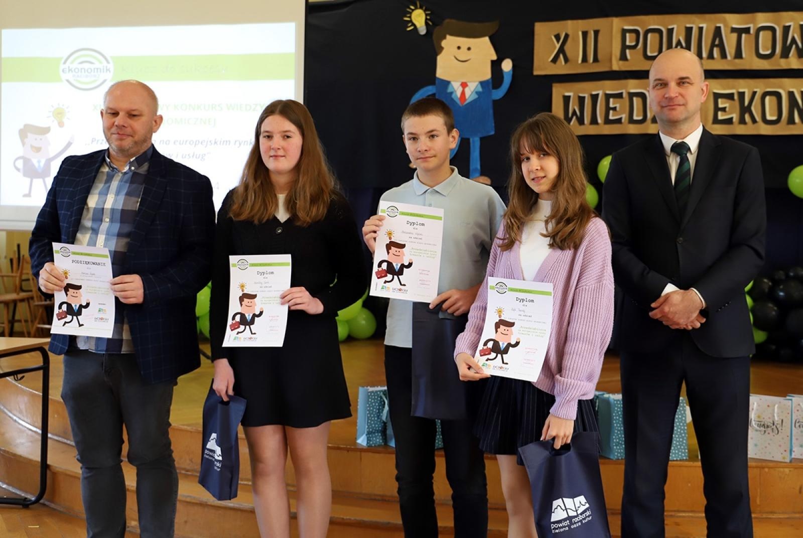 Zdjęcie w galerii na portalu naszraciborz.pl: W Ekonomiku sprawdzili wiedzę ósmoklasistów o przedsiębiorczości wiadomości z regionu