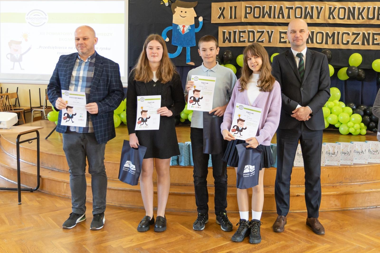 Zdjęcie w galerii na portalu naszraciborz.pl: W Ekonomiku sprawdzili wiedzę ósmoklasistów o przedsiębiorczości wiadomości z regionu