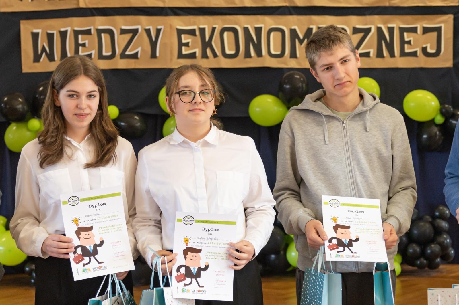 Zdjęcie w galerii na portalu naszraciborz.pl: W Ekonomiku sprawdzili wiedzę ósmoklasistów o przedsiębiorczości wiadomości z regionu