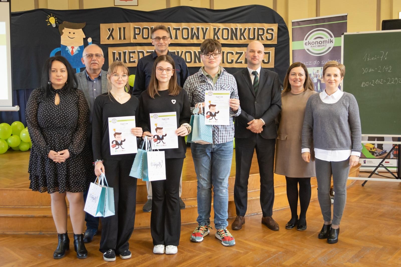 Zdjęcie w galerii na portalu naszraciborz.pl: W Ekonomiku sprawdzili wiedzę ósmoklasistów o przedsiębiorczości wiadomości z regionu