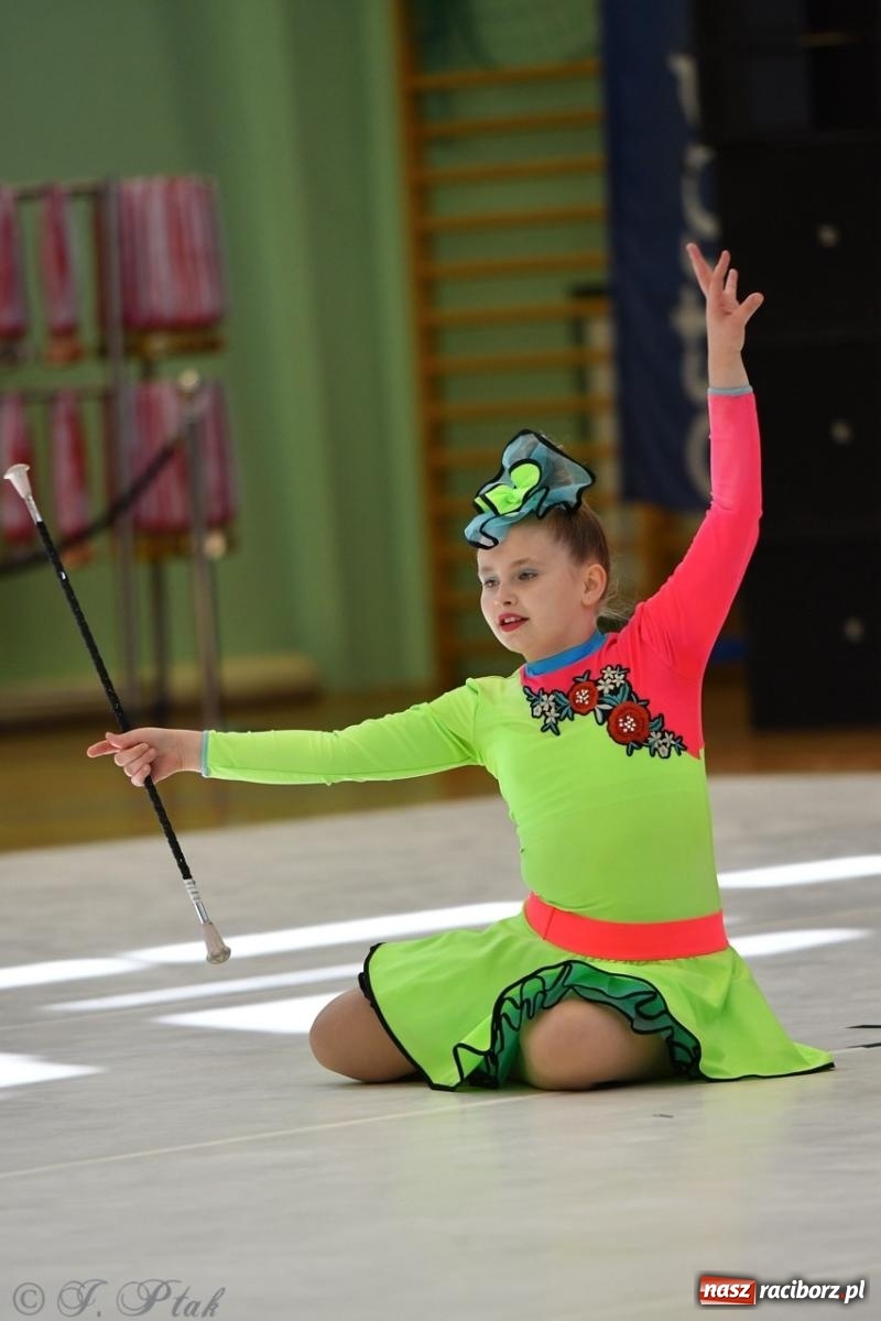 Zdjęcie w galerii na portalu naszraciborz.pl: Racibórz gości Mistrzostwa Okręgu Mażoretek Polski Południowo-Zachodniej [FOTO] wiadomości z regionu