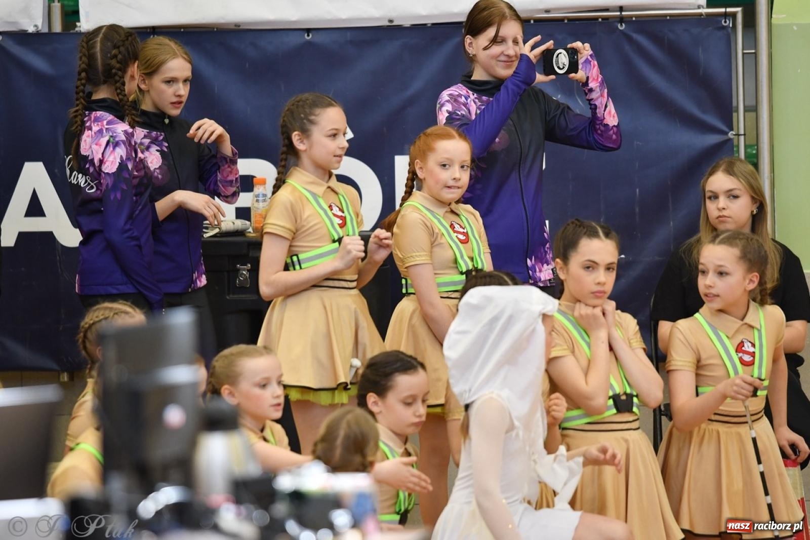 Zdjęcie w galerii na portalu naszraciborz.pl: Racibórz gości Mistrzostwa Okręgu Mażoretek Polski Południowo-Zachodniej [FOTO] wiadomości z regionu