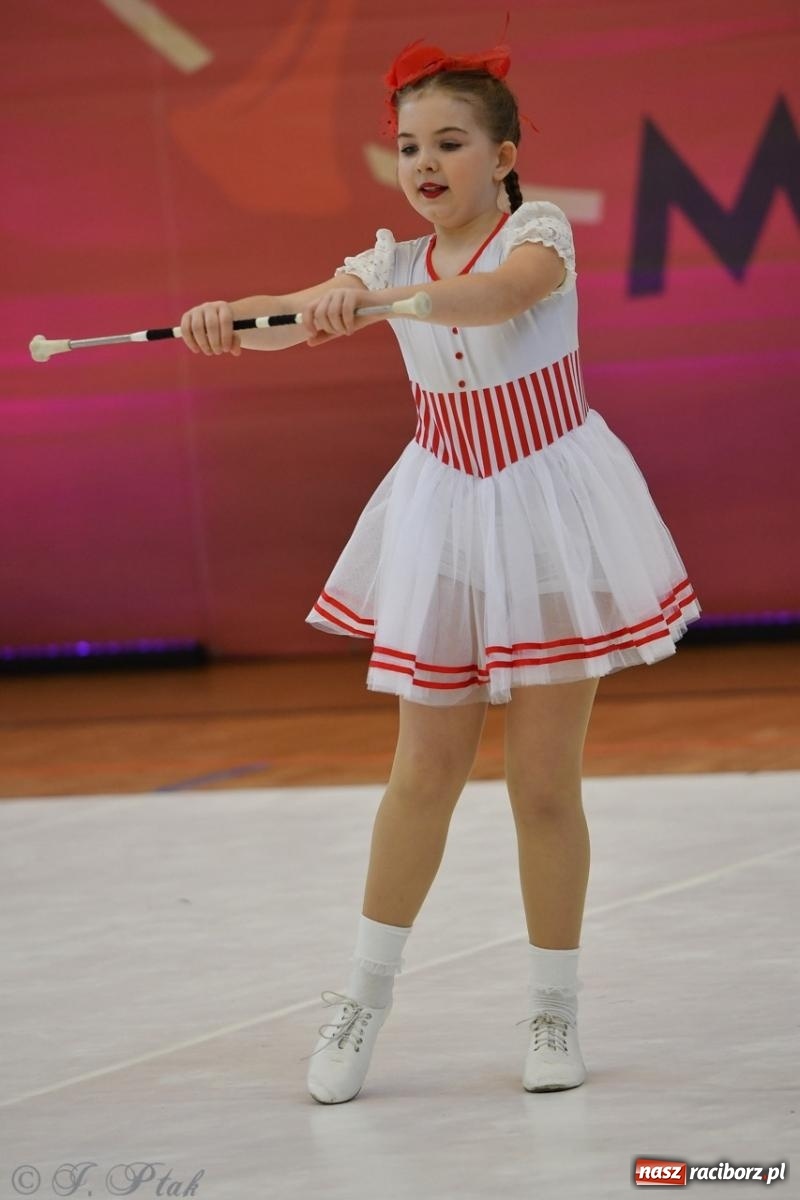 Zdjęcie w galerii na portalu naszraciborz.pl: Racibórz gości Mistrzostwa Okręgu Mażoretek Polski Południowo-Zachodniej [FOTO] wiadomości z regionu