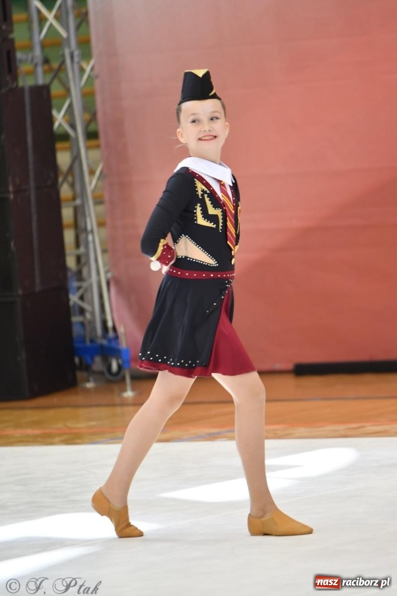 Zdjęcie w galerii na portalu naszraciborz.pl: Racibórz gości Mistrzostwa Okręgu Mażoretek Polski Południowo-Zachodniej [FOTO] wiadomości z regionu