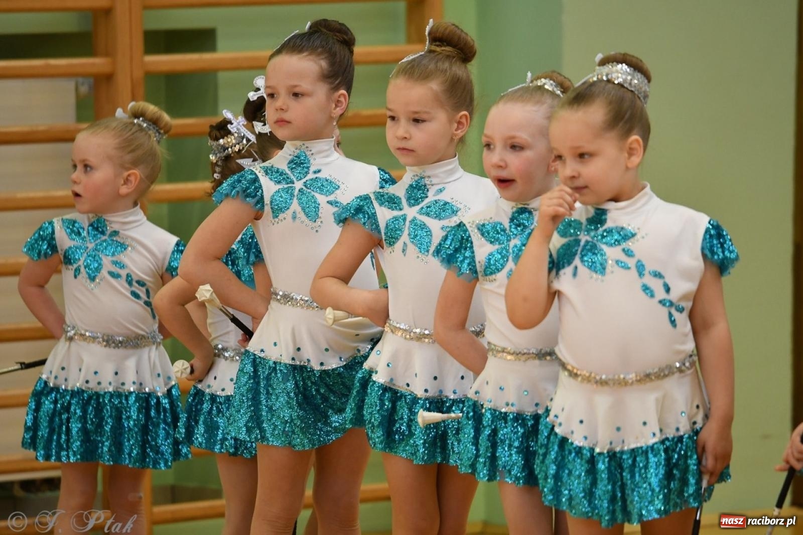 Zdjęcie w galerii na portalu naszraciborz.pl: Racibórz gości Mistrzostwa Okręgu Mażoretek Polski Południowo-Zachodniej [FOTO] wiadomości z regionu