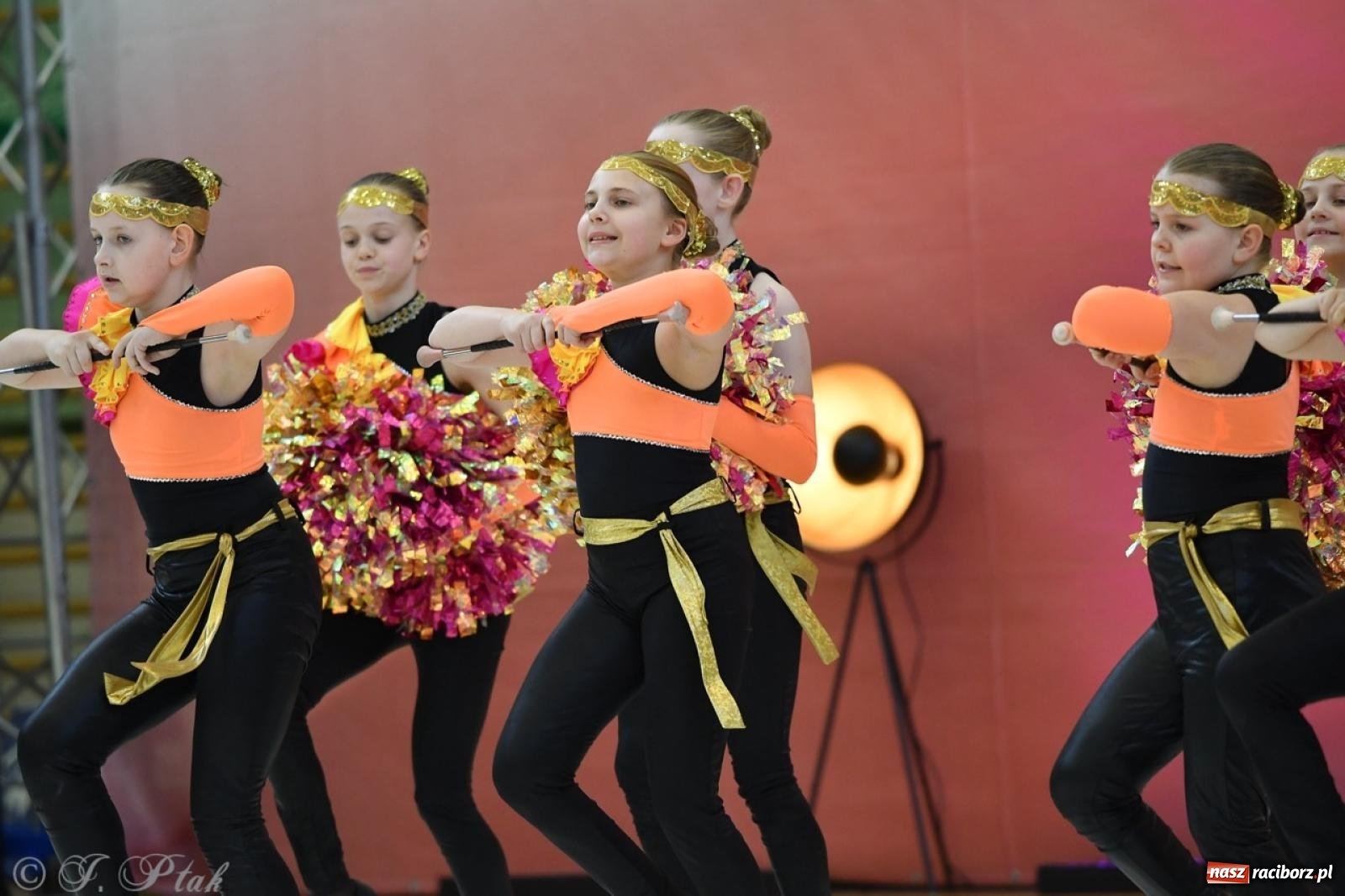 Zdjęcie w galerii na portalu naszraciborz.pl: Racibórz gości Mistrzostwa Okręgu Mażoretek Polski Południowo-Zachodniej [FOTO] wiadomości z regionu