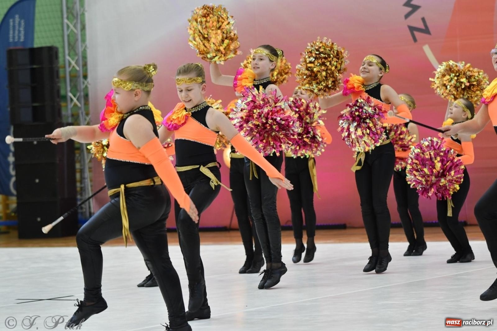 Zdjęcie w galerii na portalu naszraciborz.pl: Racibórz gości Mistrzostwa Okręgu Mażoretek Polski Południowo-Zachodniej [FOTO] wiadomości z regionu