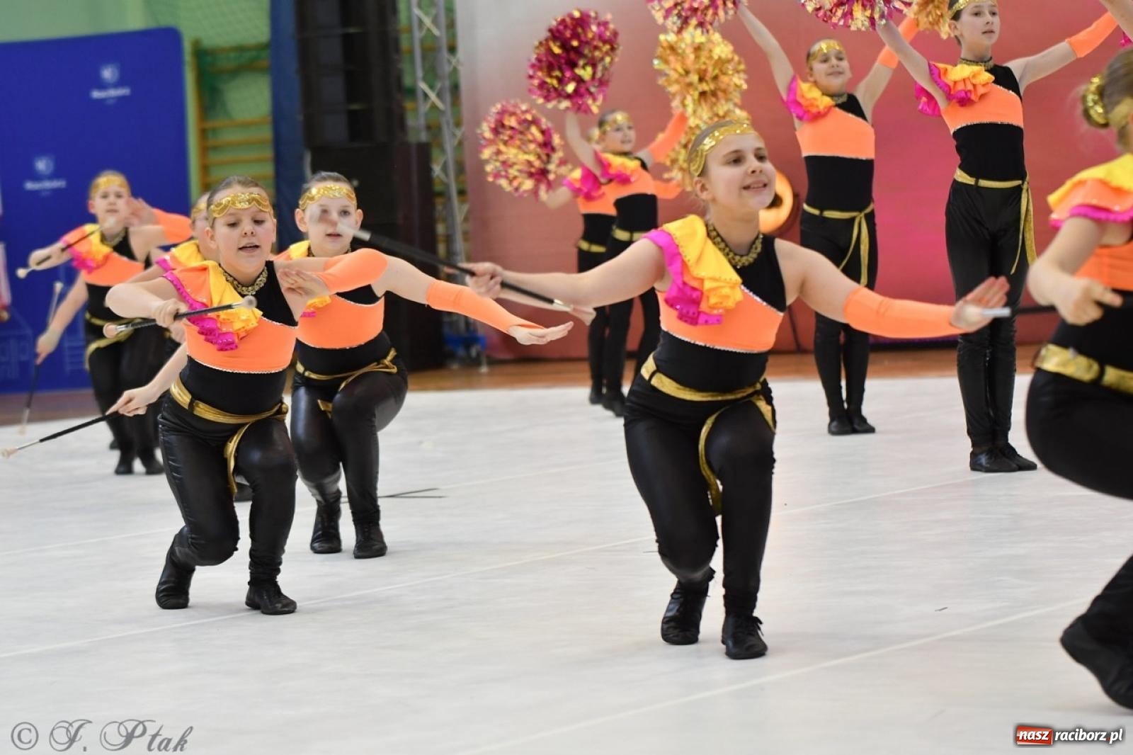 Zdjęcie w galerii na portalu naszraciborz.pl: Racibórz gości Mistrzostwa Okręgu Mażoretek Polski Południowo-Zachodniej [FOTO] wiadomości z regionu