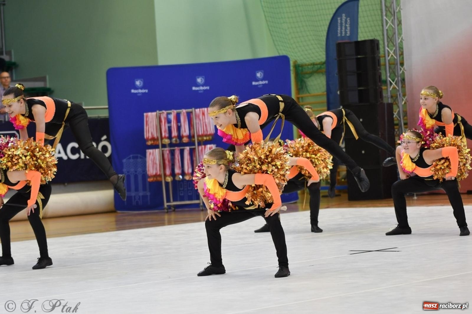 Zdjęcie w galerii na portalu naszraciborz.pl: Racibórz gości Mistrzostwa Okręgu Mażoretek Polski Południowo-Zachodniej [FOTO] wiadomości z regionu