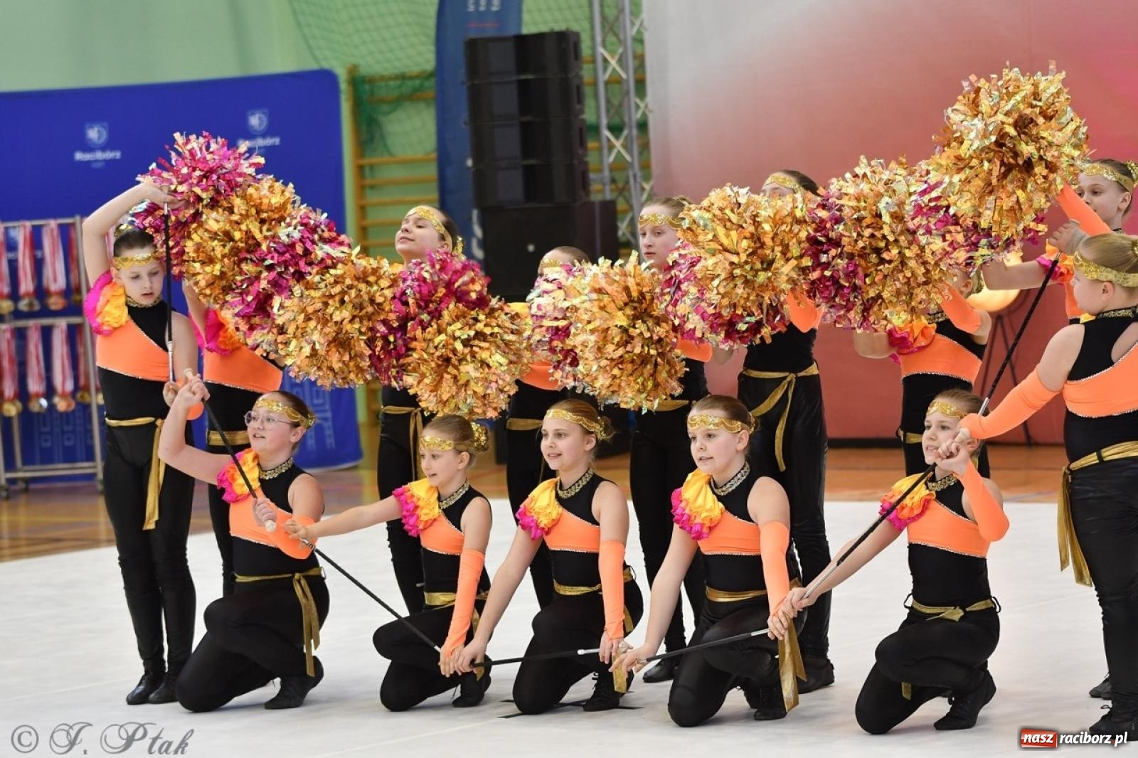 Zdjęcie w galerii na portalu naszraciborz.pl: Racibórz gości Mistrzostwa Okręgu Mażoretek Polski Południowo-Zachodniej [FOTO] wiadomości z regionu