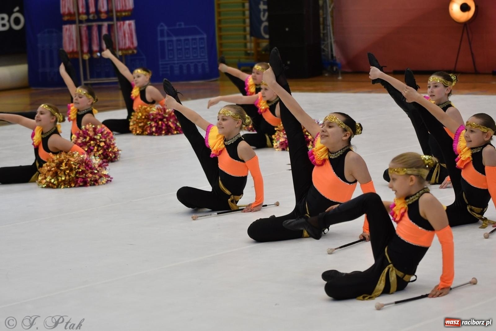 Zdjęcie w galerii na portalu naszraciborz.pl: Racibórz gości Mistrzostwa Okręgu Mażoretek Polski Południowo-Zachodniej [FOTO] wiadomości z regionu