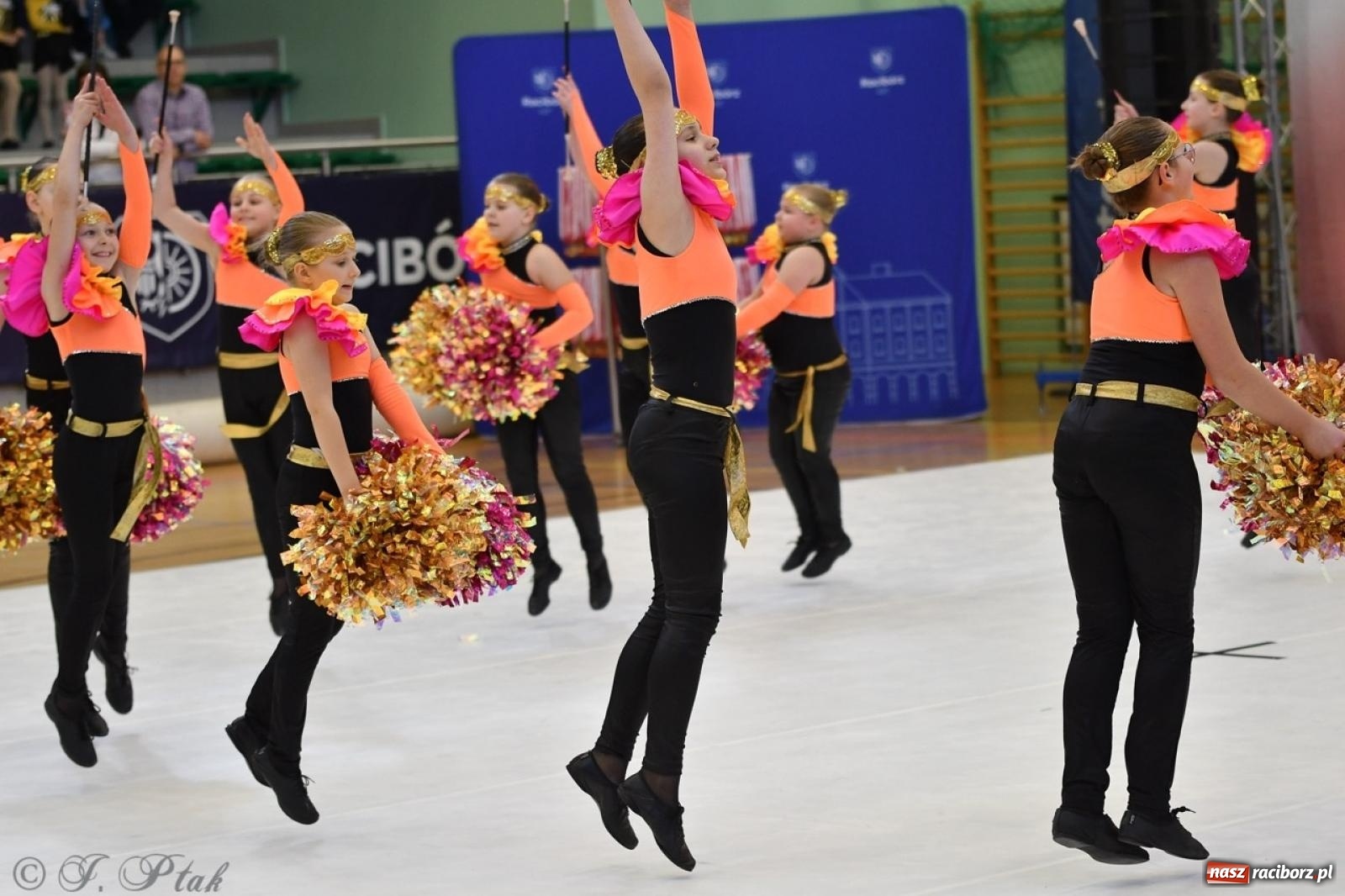 Zdjęcie w galerii na portalu naszraciborz.pl: Racibórz gości Mistrzostwa Okręgu Mażoretek Polski Południowo-Zachodniej [FOTO] wiadomości z regionu
