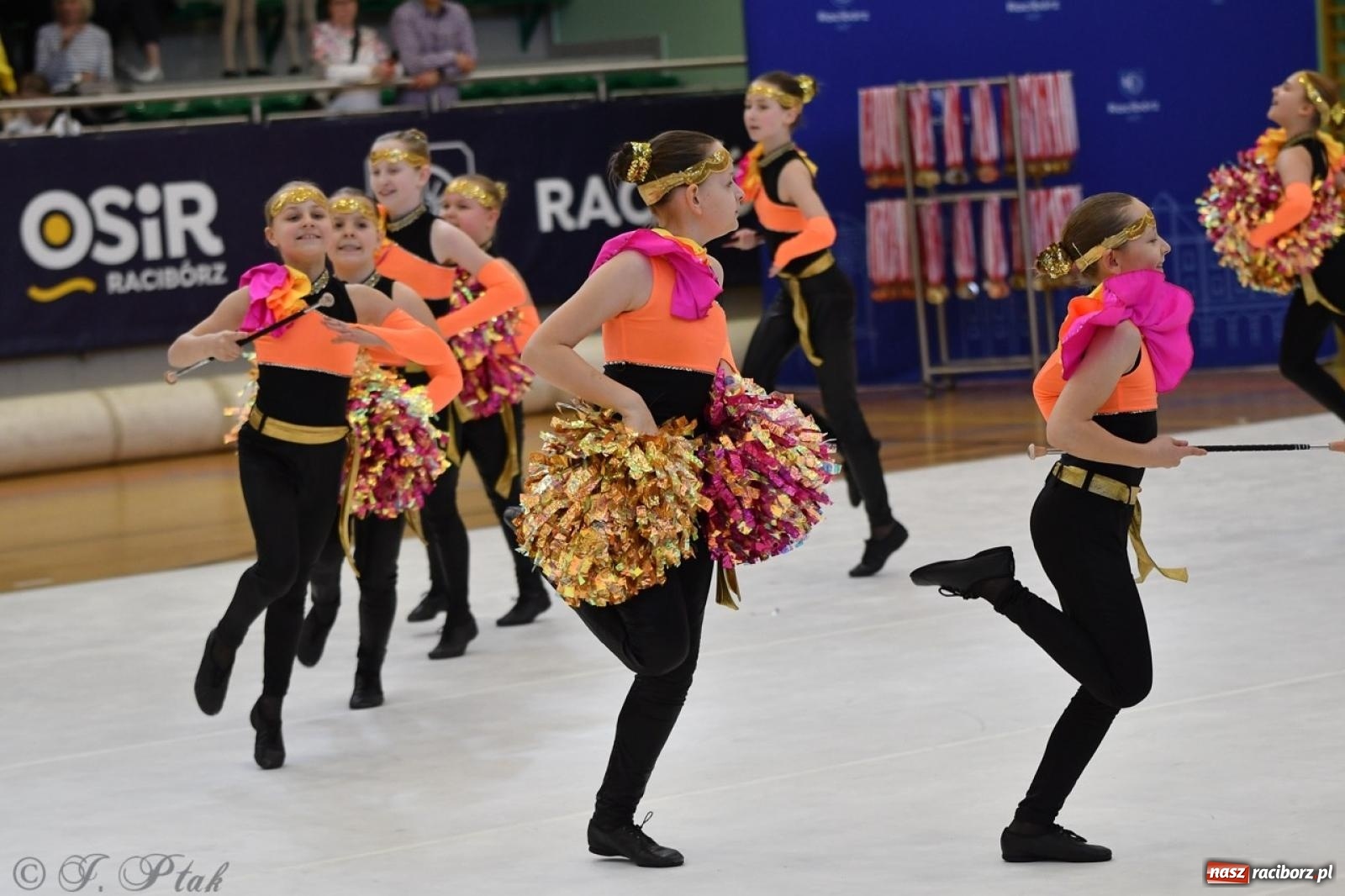 Zdjęcie w galerii na portalu naszraciborz.pl: Racibórz gości Mistrzostwa Okręgu Mażoretek Polski Południowo-Zachodniej [FOTO] wiadomości z regionu