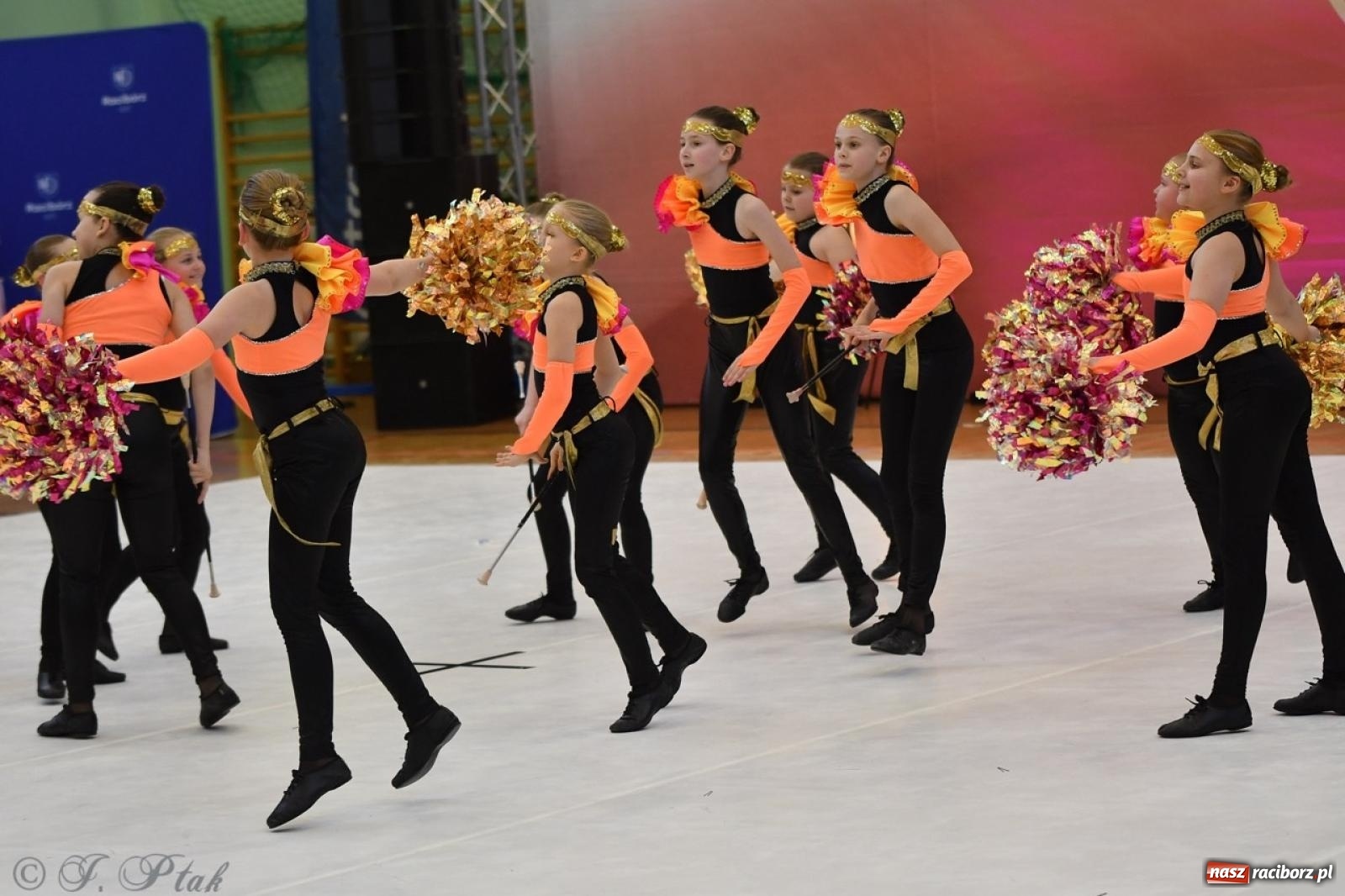 Zdjęcie w galerii na portalu naszraciborz.pl: Racibórz gości Mistrzostwa Okręgu Mażoretek Polski Południowo-Zachodniej [FOTO] wiadomości z regionu