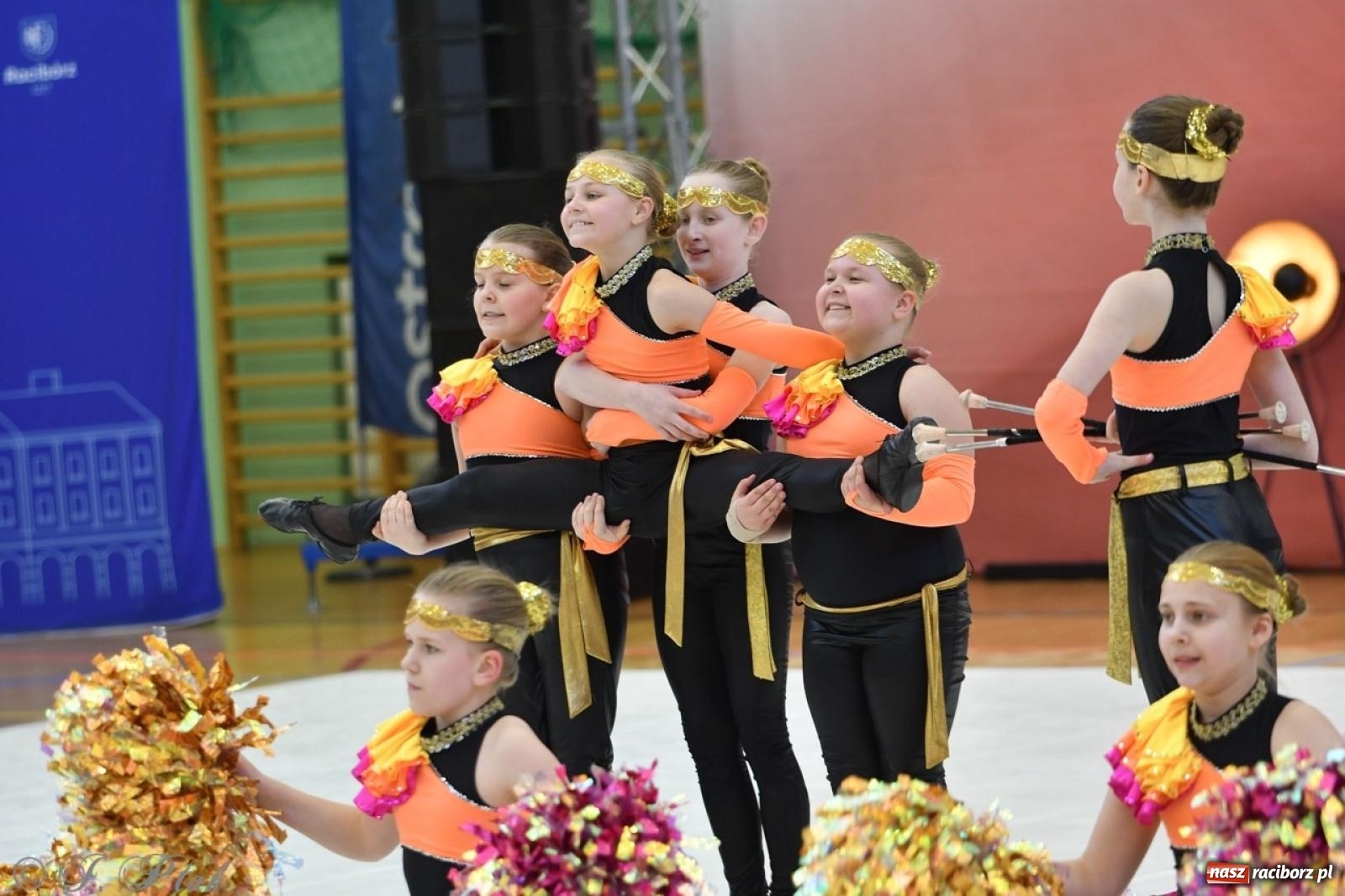 Zdjęcie w galerii na portalu naszraciborz.pl: Racibórz gości Mistrzostwa Okręgu Mażoretek Polski Południowo-Zachodniej [FOTO] wiadomości z regionu