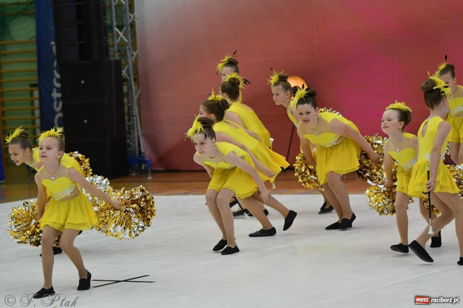 Zdjęcie w galerii na portalu naszraciborz.pl: Racibórz gości Mistrzostwa Okręgu Mażoretek Polski Południowo-Zachodniej [FOTO] wiadomości z regionu