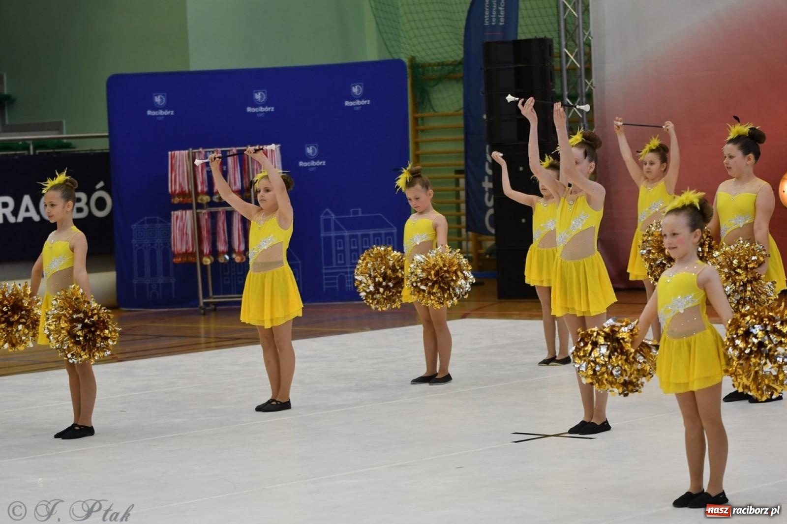 Zdjęcie w galerii na portalu naszraciborz.pl: Racibórz gości Mistrzostwa Okręgu Mażoretek Polski Południowo-Zachodniej [FOTO] wiadomości z regionu