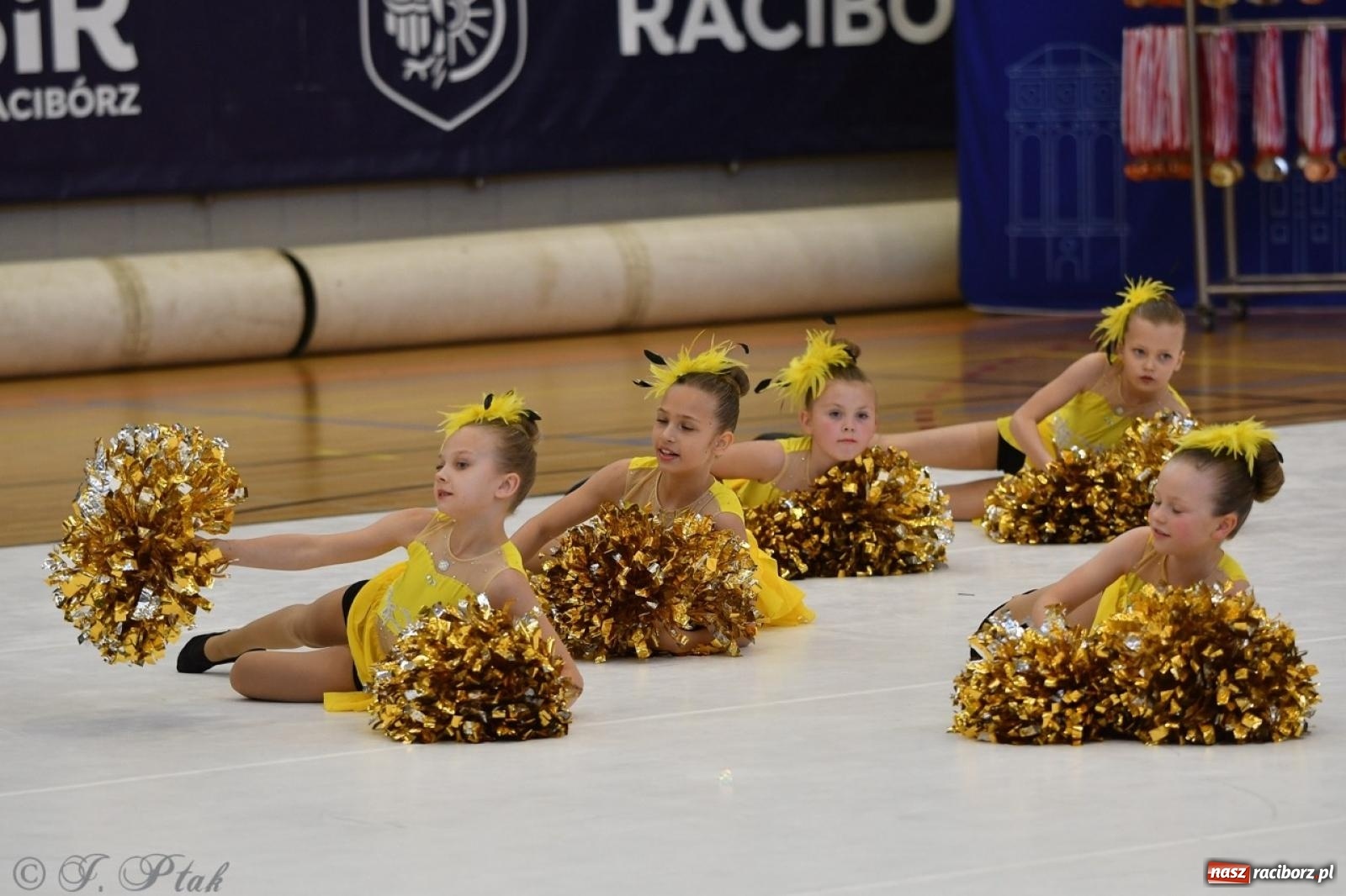 Zdjęcie w galerii na portalu naszraciborz.pl: Racibórz gości Mistrzostwa Okręgu Mażoretek Polski Południowo-Zachodniej [FOTO] wiadomości z regionu