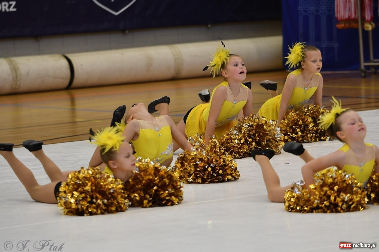 Zdjęcie w galerii na portalu naszraciborz.pl: Racibórz gości Mistrzostwa Okręgu Mażoretek Polski Południowo-Zachodniej [FOTO] wiadomości z regionu