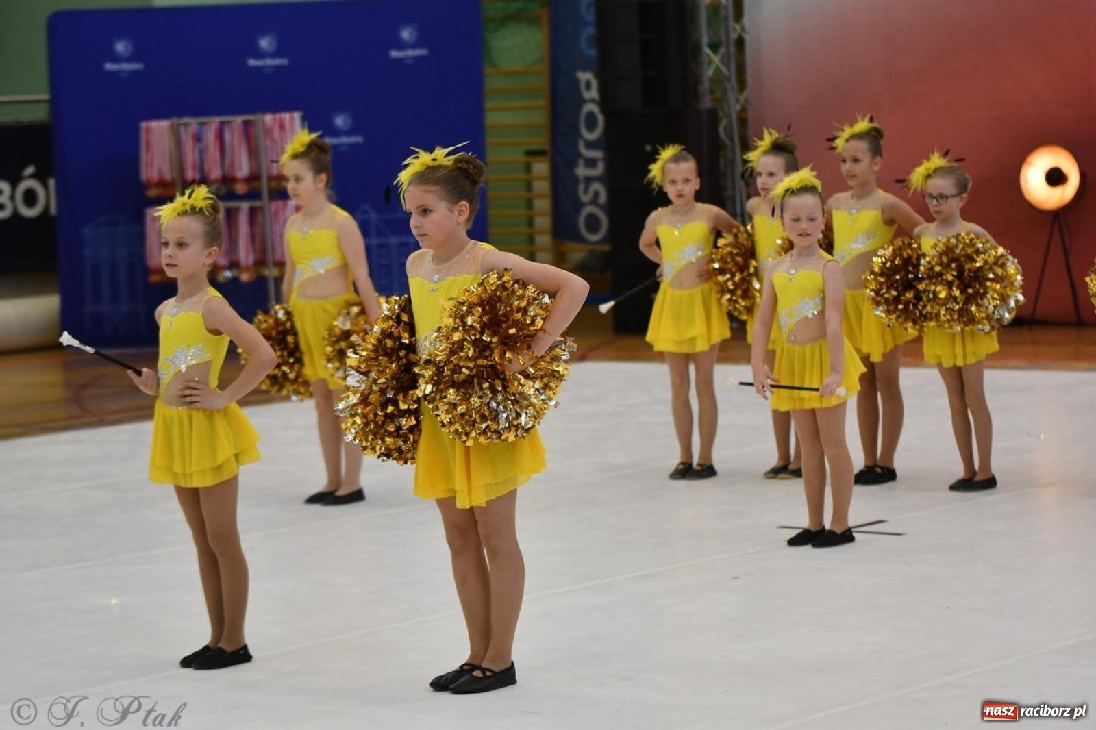 Zdjęcie w galerii na portalu naszraciborz.pl: Racibórz gości Mistrzostwa Okręgu Mażoretek Polski Południowo-Zachodniej [FOTO] wiadomości z regionu