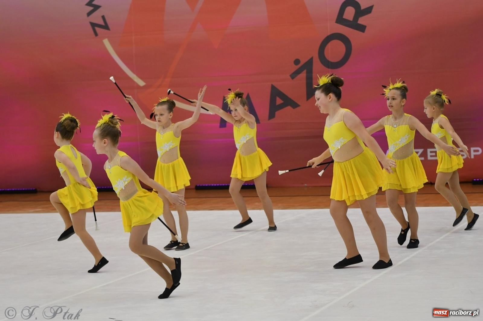 Zdjęcie w galerii na portalu naszraciborz.pl: Racibórz gości Mistrzostwa Okręgu Mażoretek Polski Południowo-Zachodniej [FOTO] wiadomości z regionu