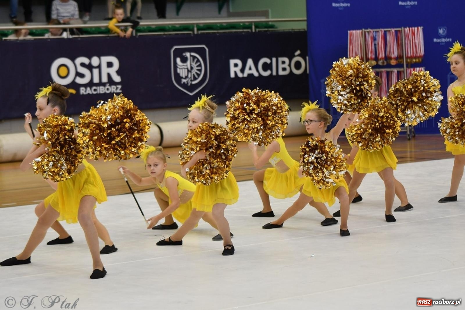 Zdjęcie w galerii na portalu naszraciborz.pl: Racibórz gości Mistrzostwa Okręgu Mażoretek Polski Południowo-Zachodniej [FOTO] wiadomości z regionu