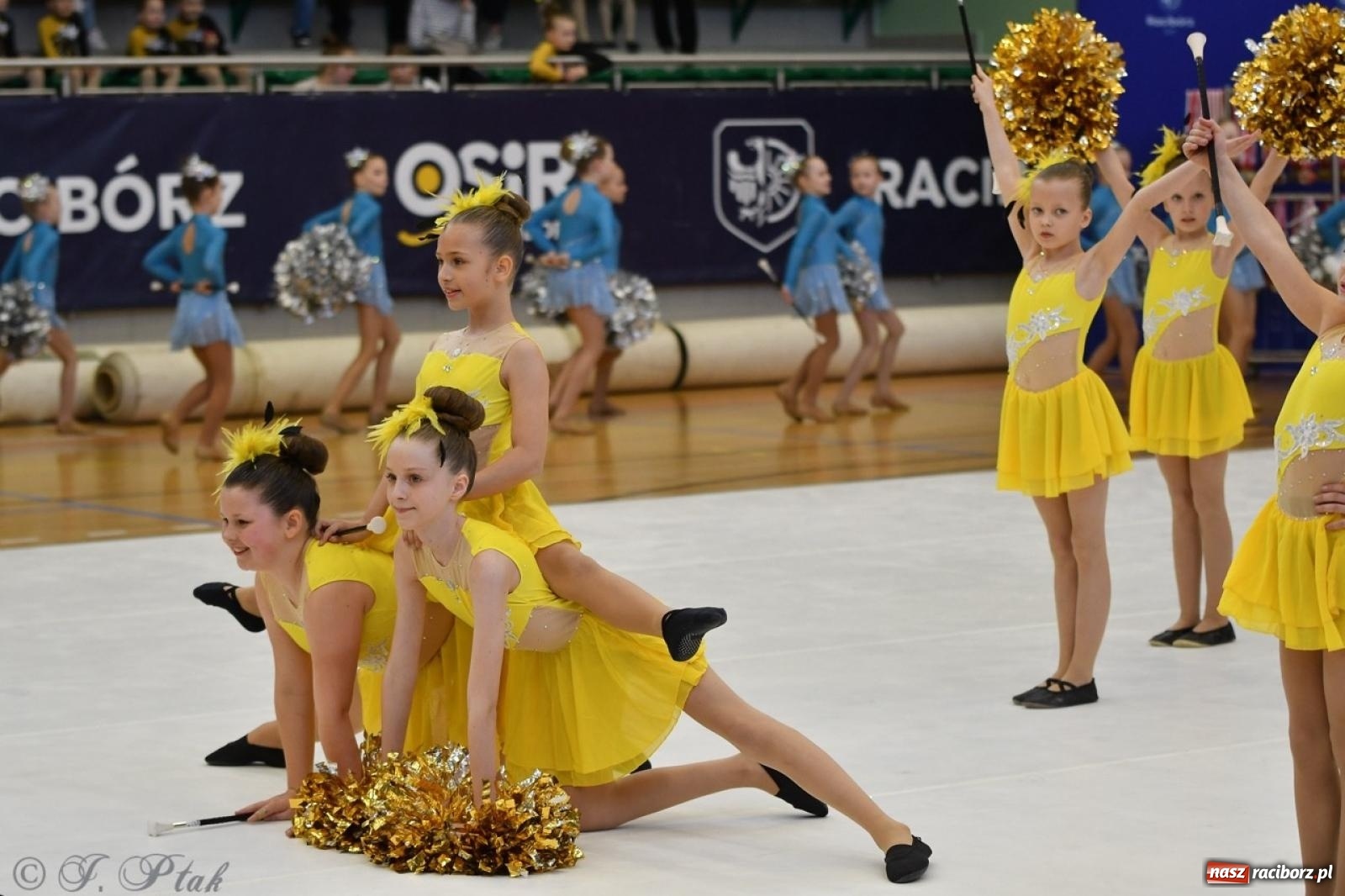 Zdjęcie w galerii na portalu naszraciborz.pl: Racibórz gości Mistrzostwa Okręgu Mażoretek Polski Południowo-Zachodniej [FOTO] wiadomości z regionu