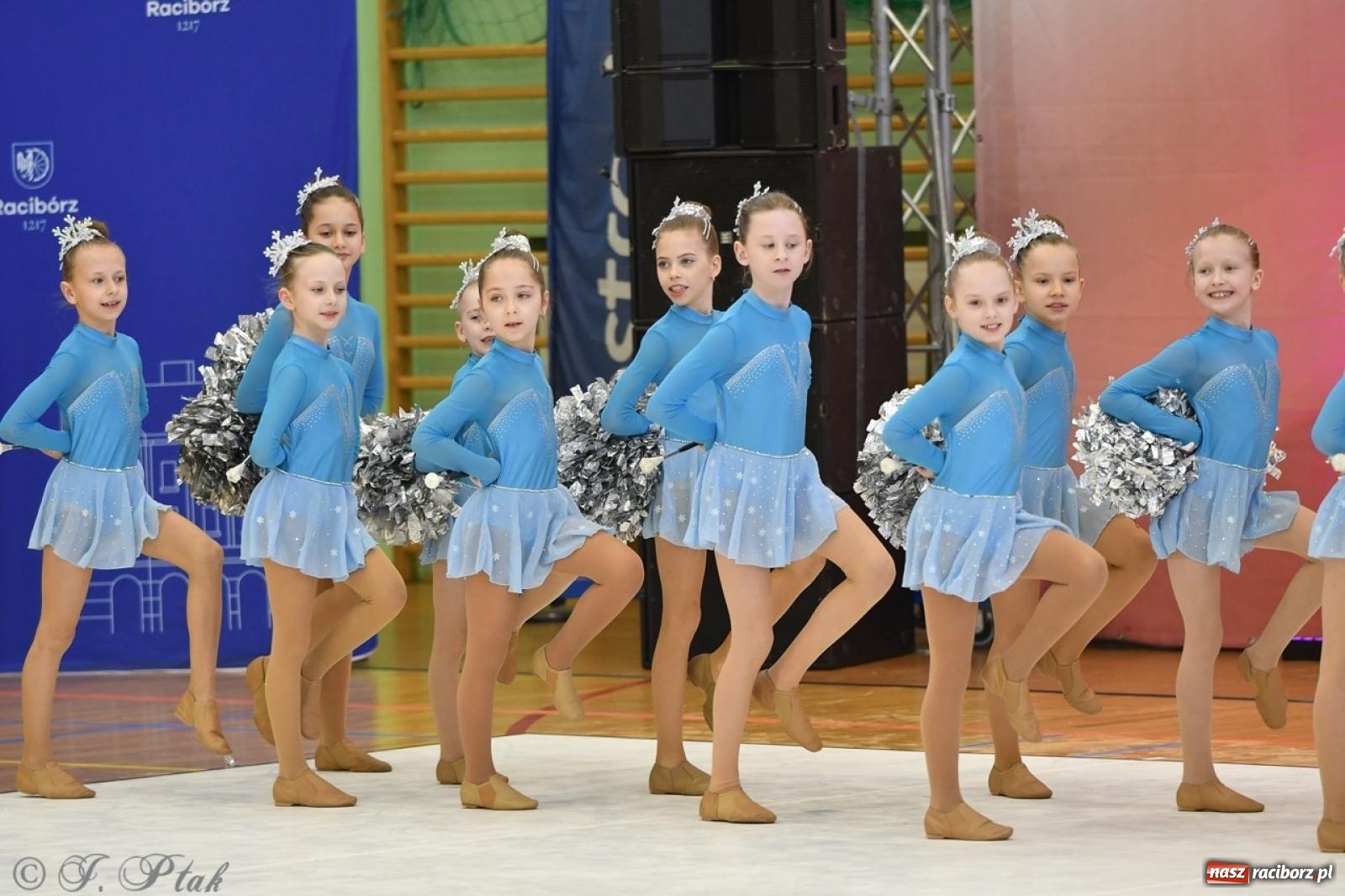 Zdjęcie w galerii na portalu naszraciborz.pl: Racibórz gości Mistrzostwa Okręgu Mażoretek Polski Południowo-Zachodniej [FOTO] wiadomości z regionu