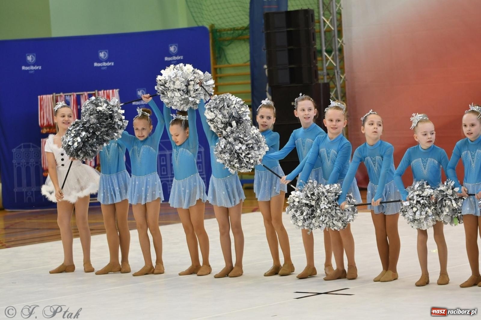 Zdjęcie w galerii na portalu naszraciborz.pl: Racibórz gości Mistrzostwa Okręgu Mażoretek Polski Południowo-Zachodniej [FOTO] wiadomości z regionu