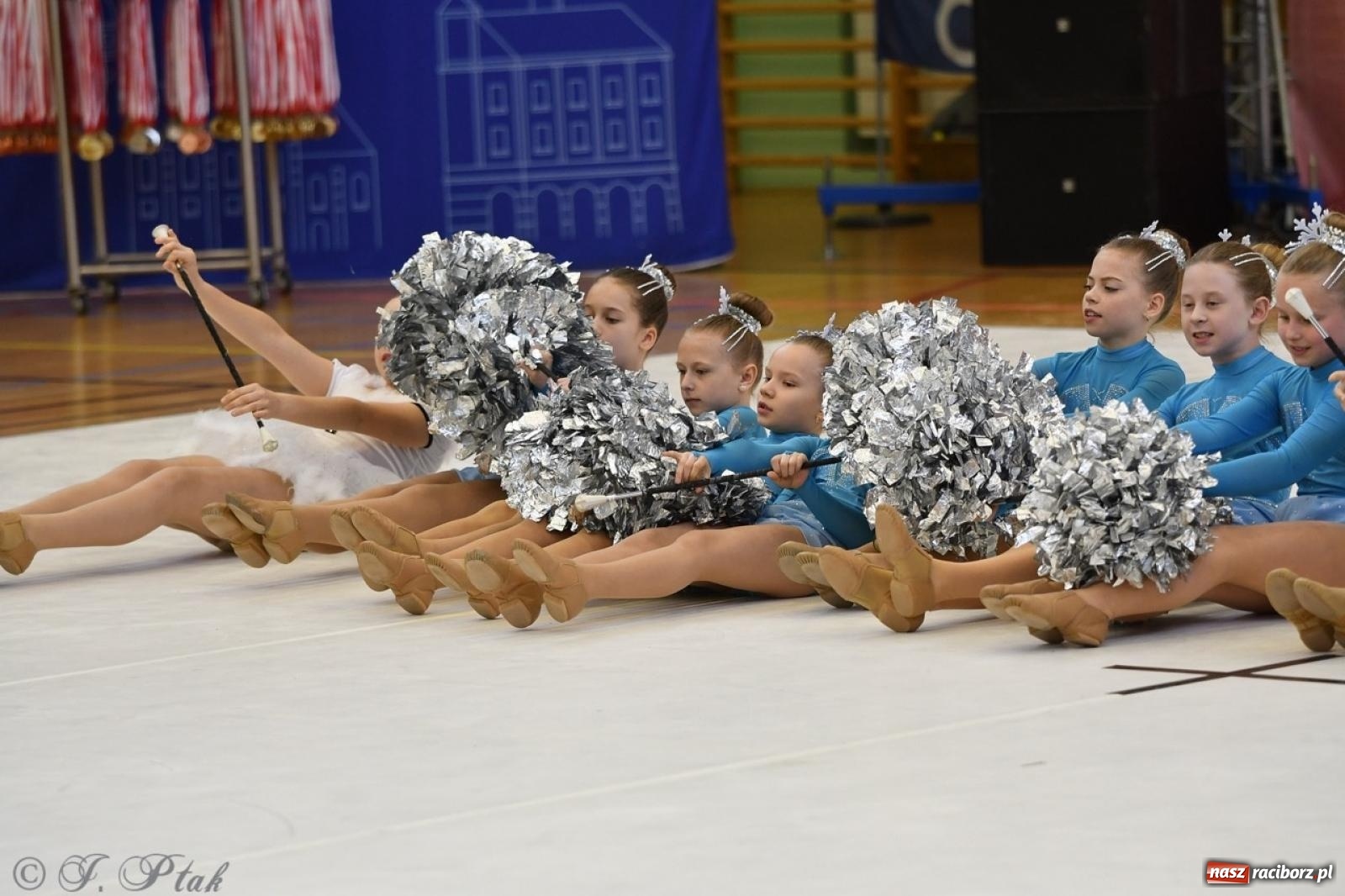 Zdjęcie w galerii na portalu naszraciborz.pl: Racibórz gości Mistrzostwa Okręgu Mażoretek Polski Południowo-Zachodniej [FOTO] wiadomości z regionu
