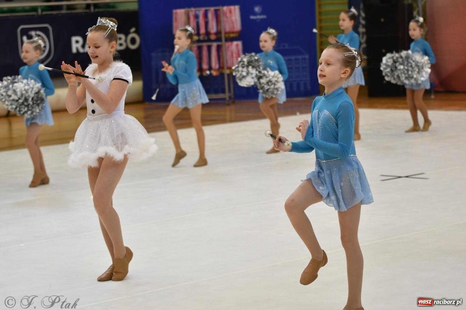 Zdjęcie w galerii na portalu naszraciborz.pl: Racibórz gości Mistrzostwa Okręgu Mażoretek Polski Południowo-Zachodniej [FOTO] wiadomości z regionu