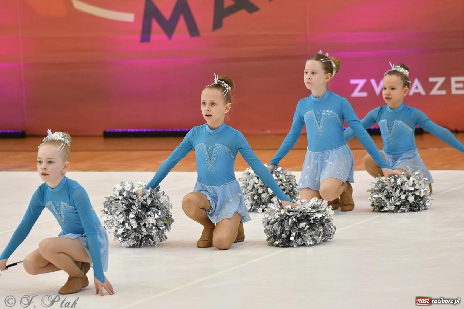 Zdjęcie w galerii na portalu naszraciborz.pl: Racibórz gości Mistrzostwa Okręgu Mażoretek Polski Południowo-Zachodniej [FOTO] wiadomości z regionu