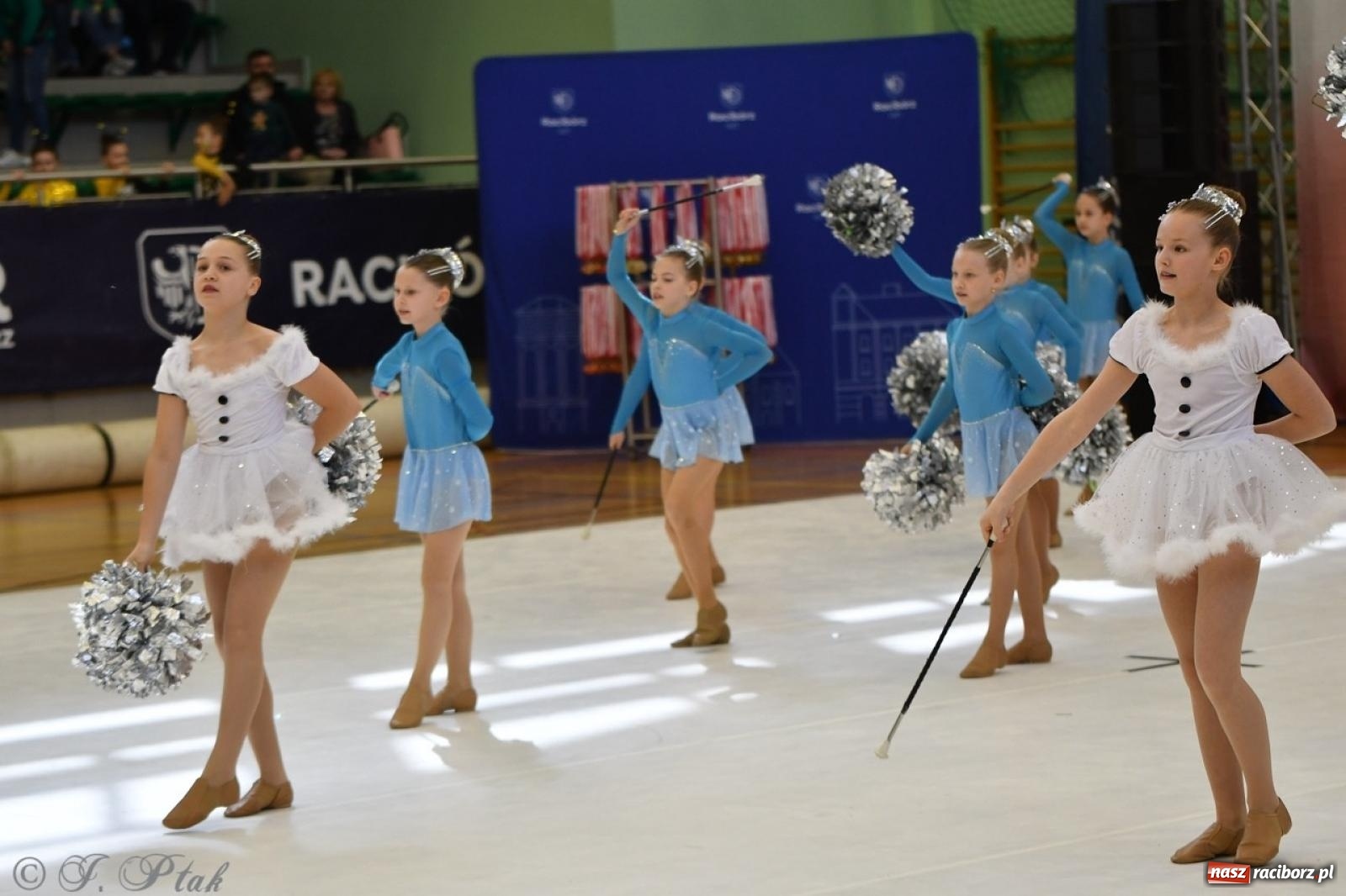Zdjęcie w galerii na portalu naszraciborz.pl: Racibórz gości Mistrzostwa Okręgu Mażoretek Polski Południowo-Zachodniej [FOTO] wiadomości z regionu