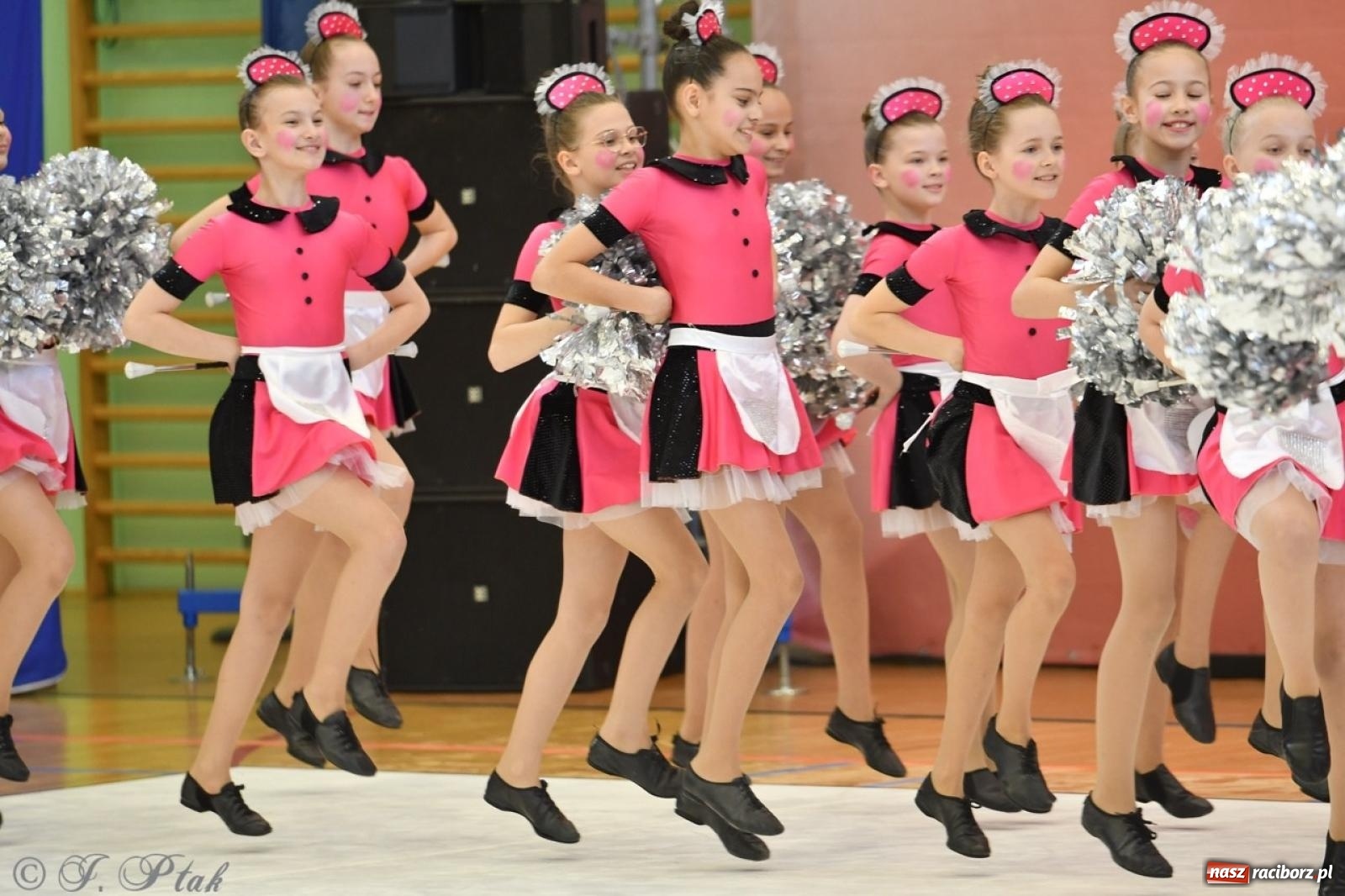 Zdjęcie w galerii na portalu naszraciborz.pl: Racibórz gości Mistrzostwa Okręgu Mażoretek Polski Południowo-Zachodniej [FOTO] wiadomości z regionu