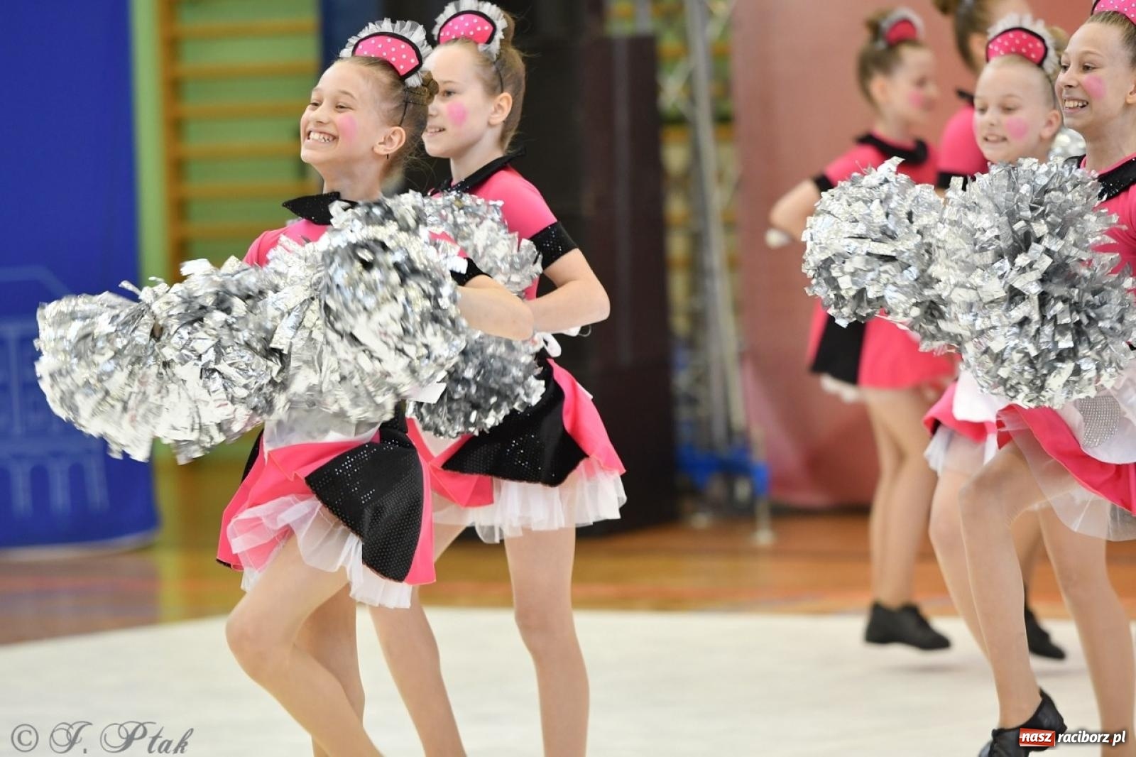 Zdjęcie w galerii na portalu naszraciborz.pl: Racibórz gości Mistrzostwa Okręgu Mażoretek Polski Południowo-Zachodniej [FOTO] wiadomości z regionu