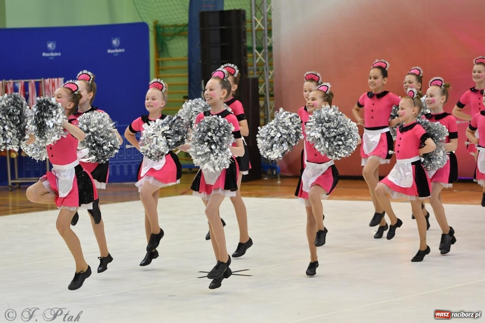 Zdjęcie w galerii na portalu naszraciborz.pl: Racibórz gości Mistrzostwa Okręgu Mażoretek Polski Południowo-Zachodniej [FOTO] wiadomości z regionu