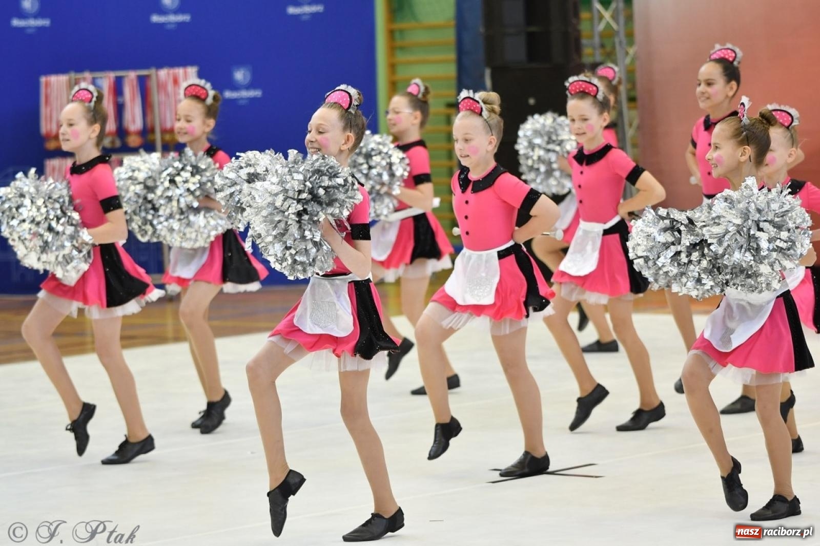 Zdjęcie w galerii na portalu naszraciborz.pl: Racibórz gości Mistrzostwa Okręgu Mażoretek Polski Południowo-Zachodniej [FOTO] wiadomości z regionu