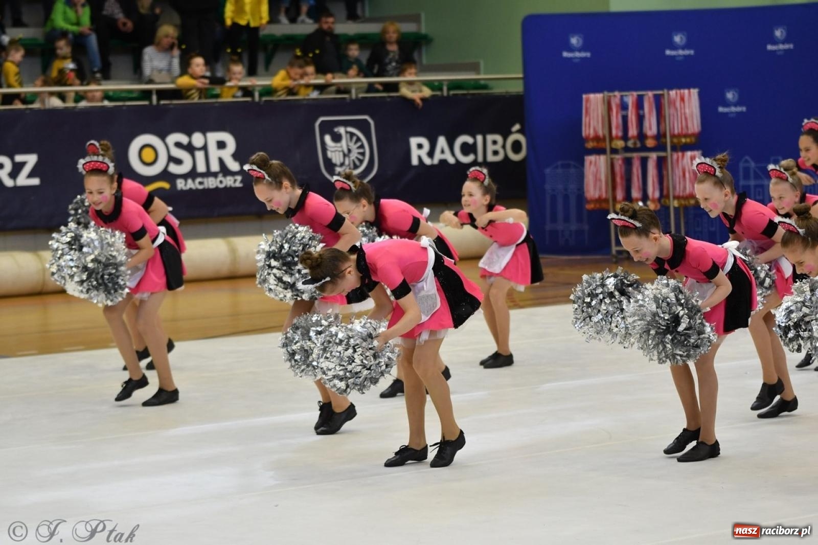 Zdjęcie w galerii na portalu naszraciborz.pl: Racibórz gości Mistrzostwa Okręgu Mażoretek Polski Południowo-Zachodniej [FOTO] wiadomości z regionu
