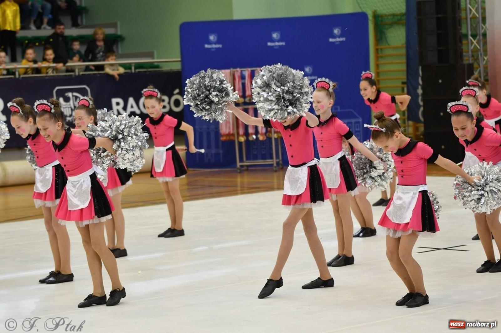 Zdjęcie w galerii na portalu naszraciborz.pl: Racibórz gości Mistrzostwa Okręgu Mażoretek Polski Południowo-Zachodniej [FOTO] wiadomości z regionu