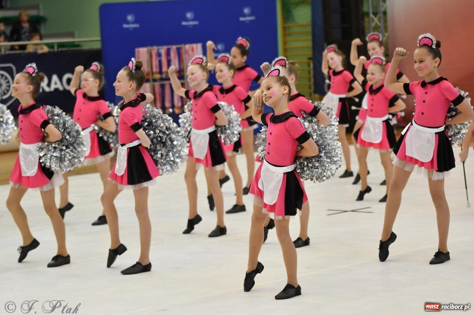 Zdjęcie w galerii na portalu naszraciborz.pl: Racibórz gości Mistrzostwa Okręgu Mażoretek Polski Południowo-Zachodniej [FOTO] wiadomości z regionu