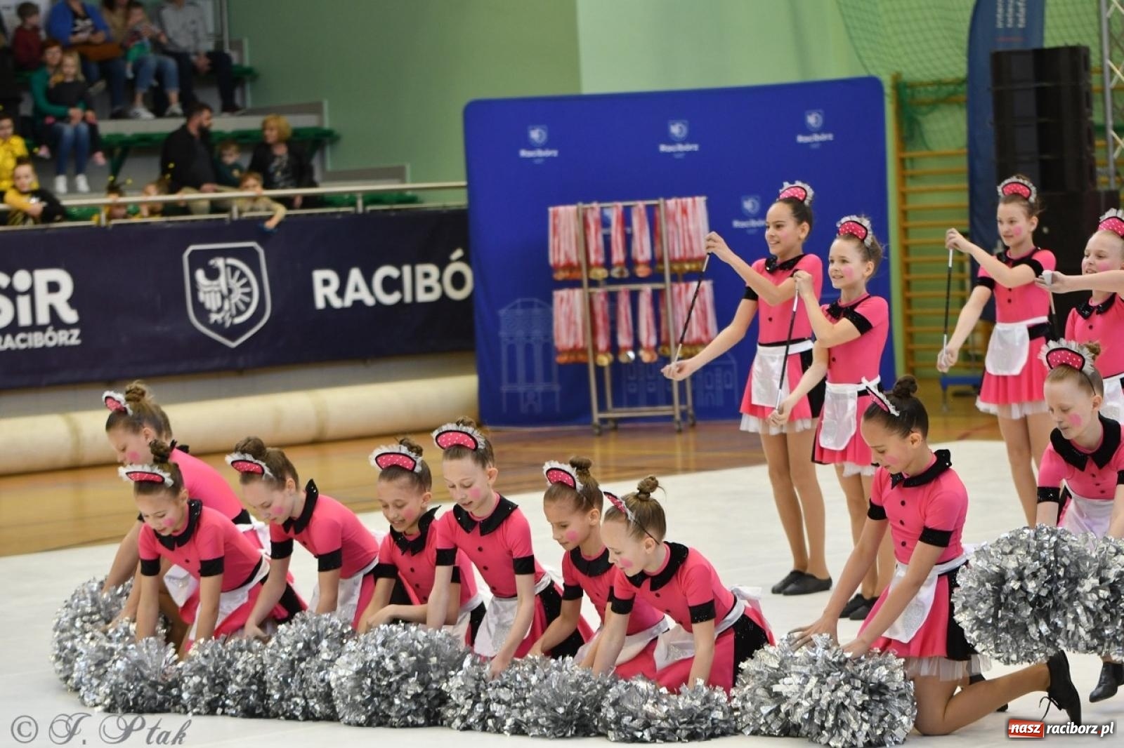 Zdjęcie w galerii na portalu naszraciborz.pl: Racibórz gości Mistrzostwa Okręgu Mażoretek Polski Południowo-Zachodniej [FOTO] wiadomości z regionu