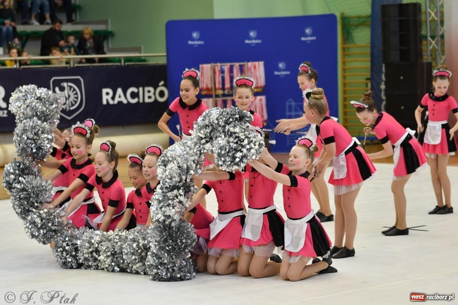 Zdjęcie w galerii na portalu naszraciborz.pl: Racibórz gości Mistrzostwa Okręgu Mażoretek Polski Południowo-Zachodniej [FOTO] wiadomości z regionu
