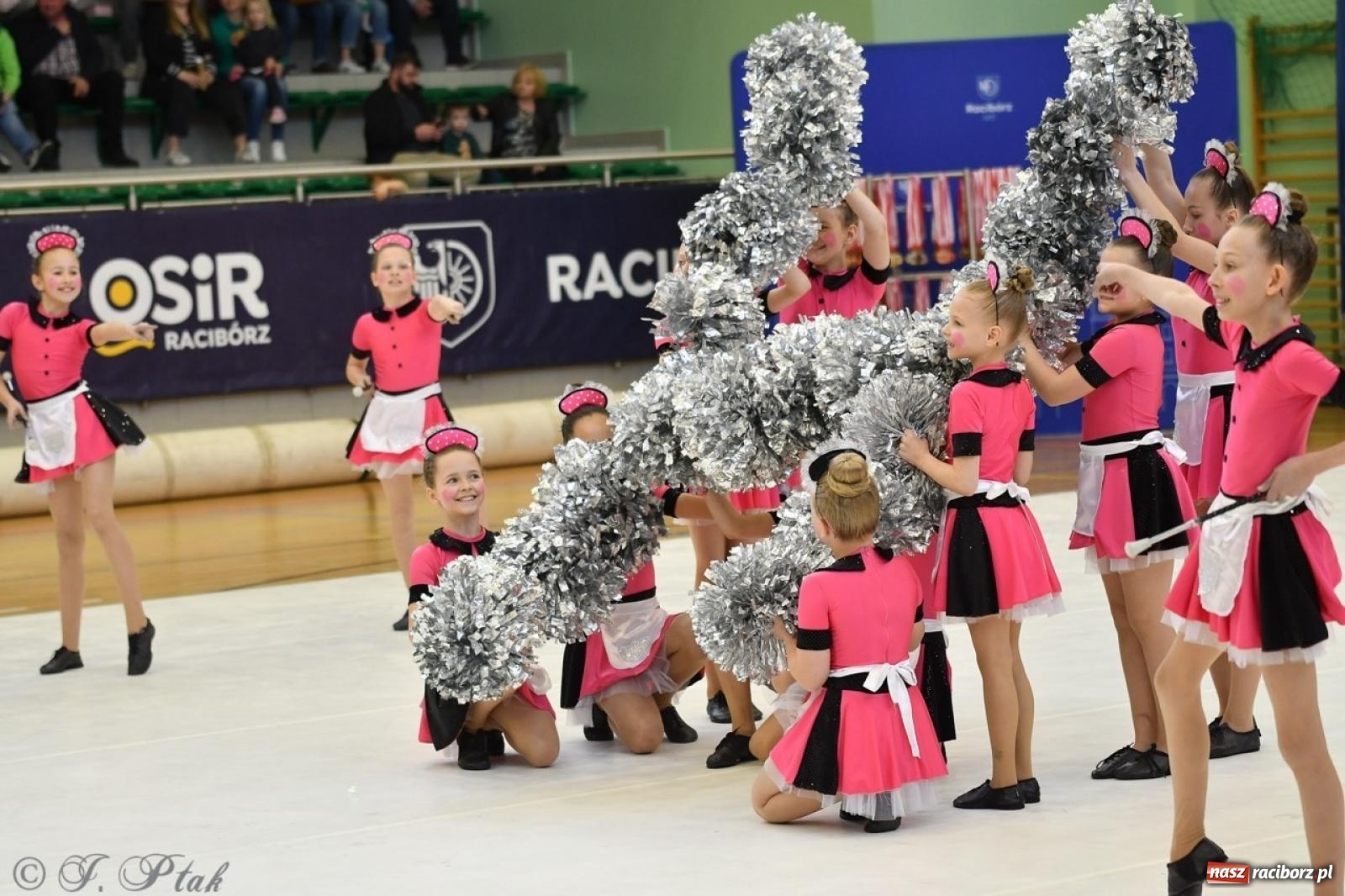 Zdjęcie w galerii na portalu naszraciborz.pl: Racibórz gości Mistrzostwa Okręgu Mażoretek Polski Południowo-Zachodniej [FOTO] wiadomości z regionu